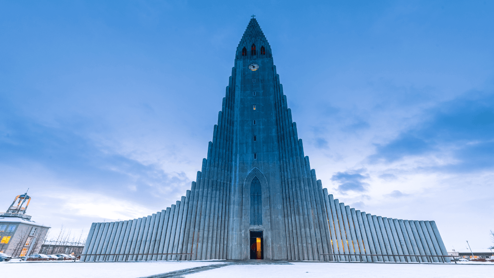 How much does it snow in Reykjavik?