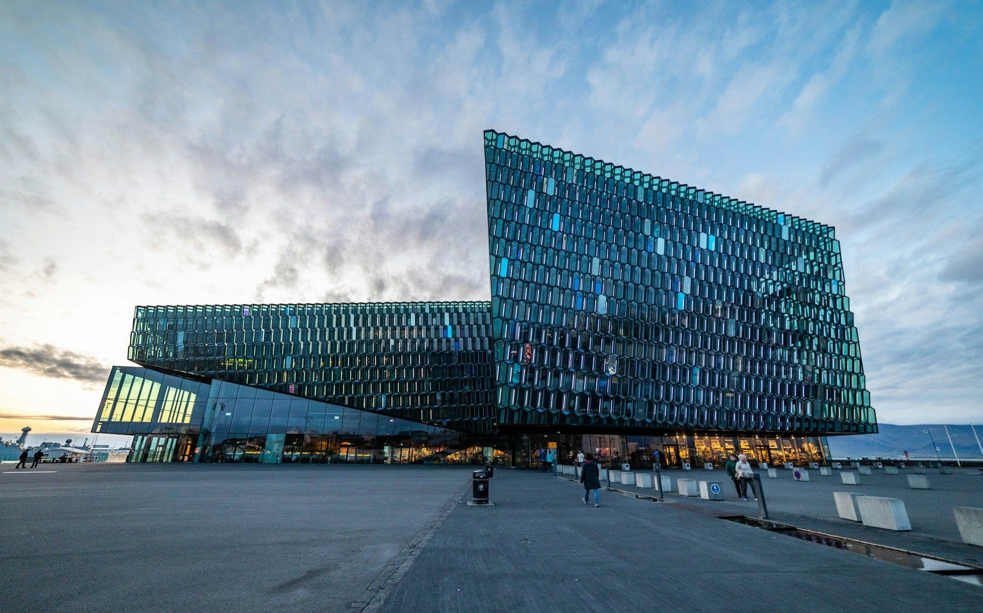 Reykjavik vs Keflavik Car Rental: Which is better for your trip?
